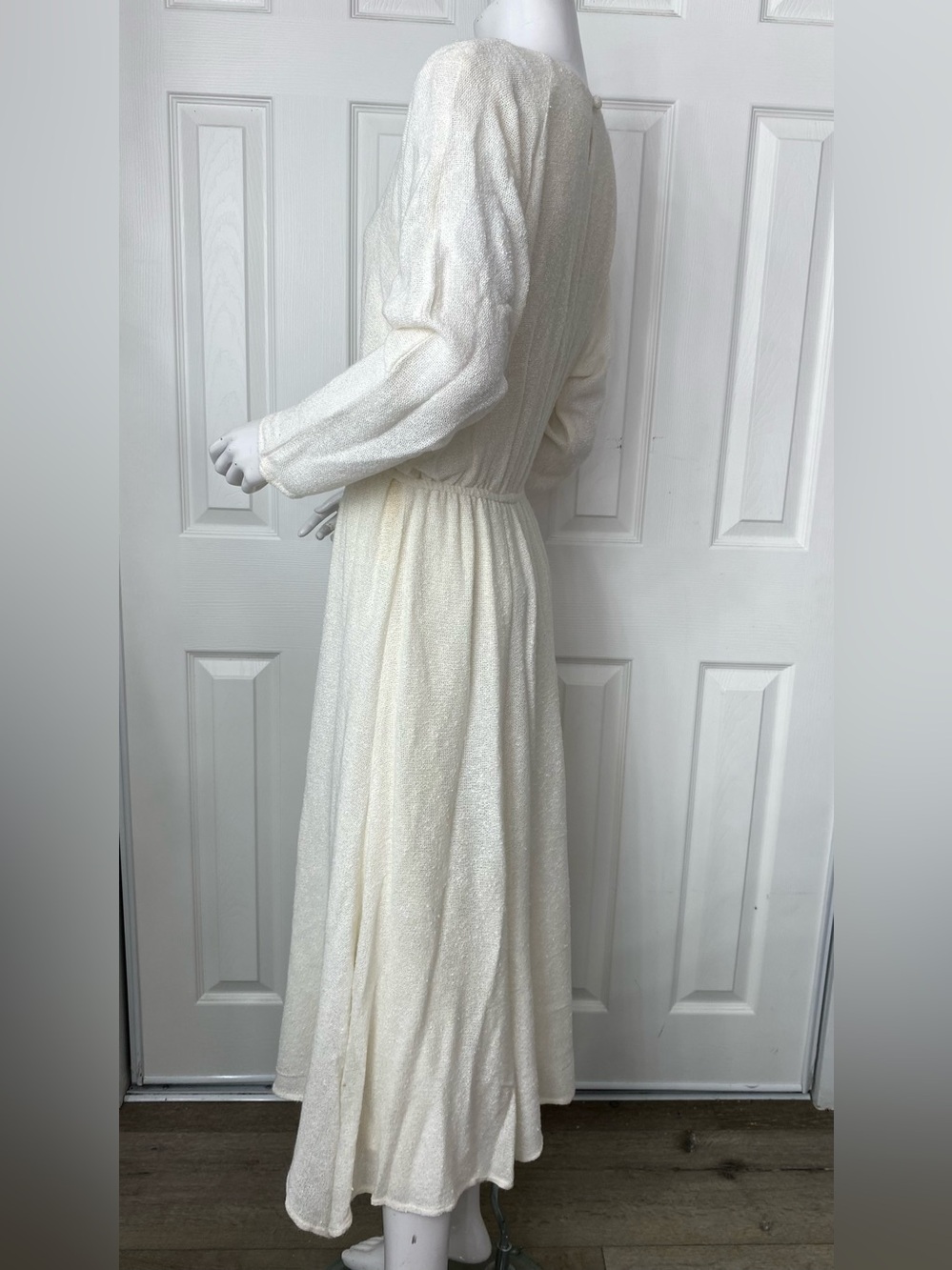💯Rayon Vintage Women's Long Sleeve Ivory Maxi Dress with Elastic Waist - Picture 3 of 10